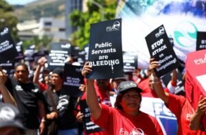 tag_reuters.com2022_newsml_LYNXMPEIAG0FK_12022-11-17T112133Z_1_LYNXMPEIAG0FK_RTROPTP_3_SAFRICA-STRIKE.jpeg
